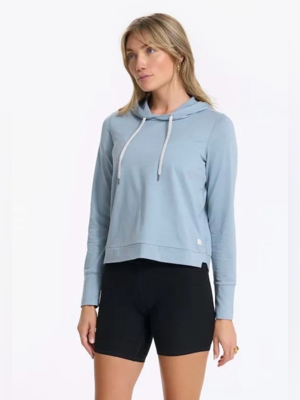 Vuori Women's Halo Essential Hoodie in Soft Gray Size M